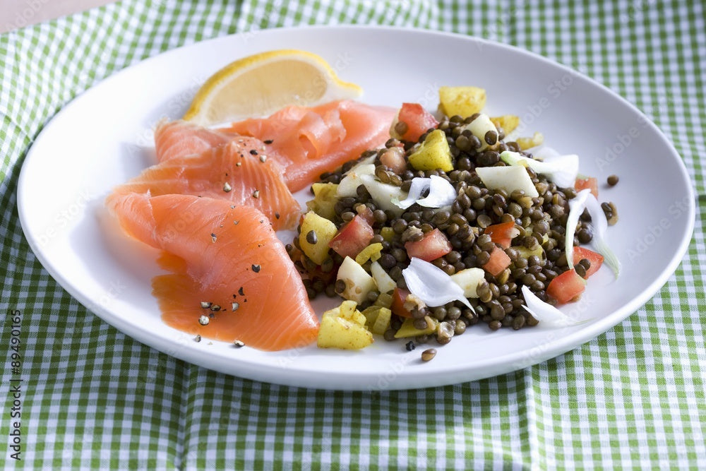 🥗🔥 Salade de lentilles & saumon fumé – Fraîcheur, peps & gourmandise réunis ! 🔥🥗